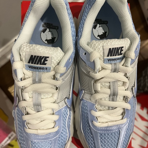 😍 NEW!!Nike Air Zoom Vomero 5
“Royal Tint and Photon Dust” - Picture 7 of 7